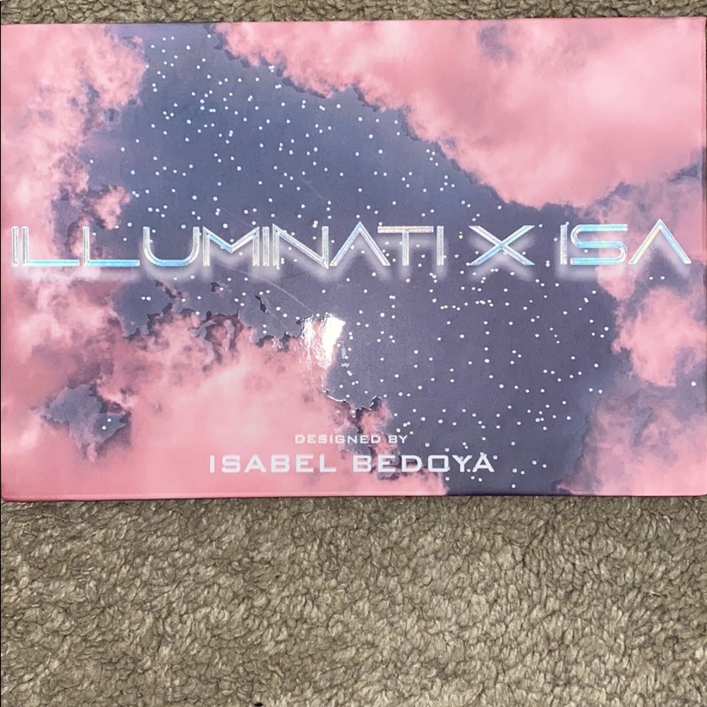 Illuminati X isa eyeshadow palette